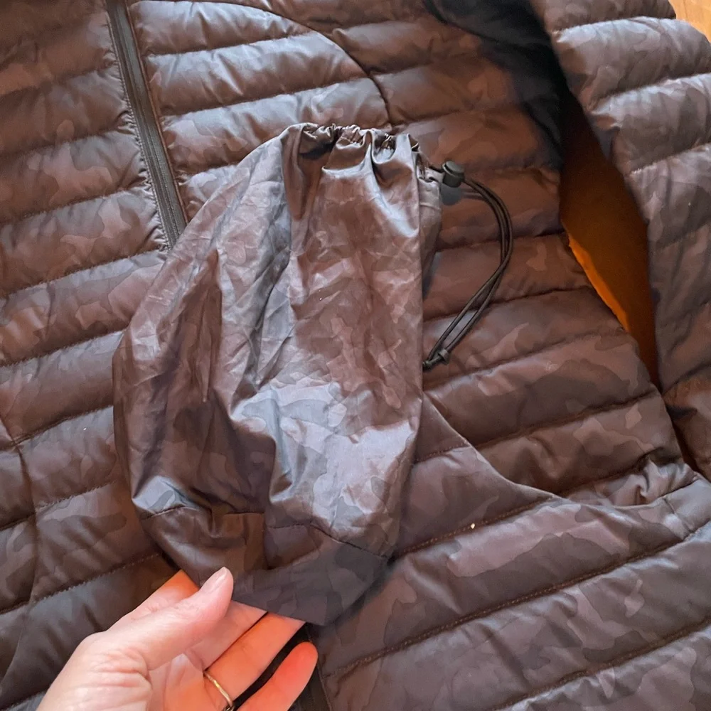 Lululemon pack it down jacket - Picture 15 of 15